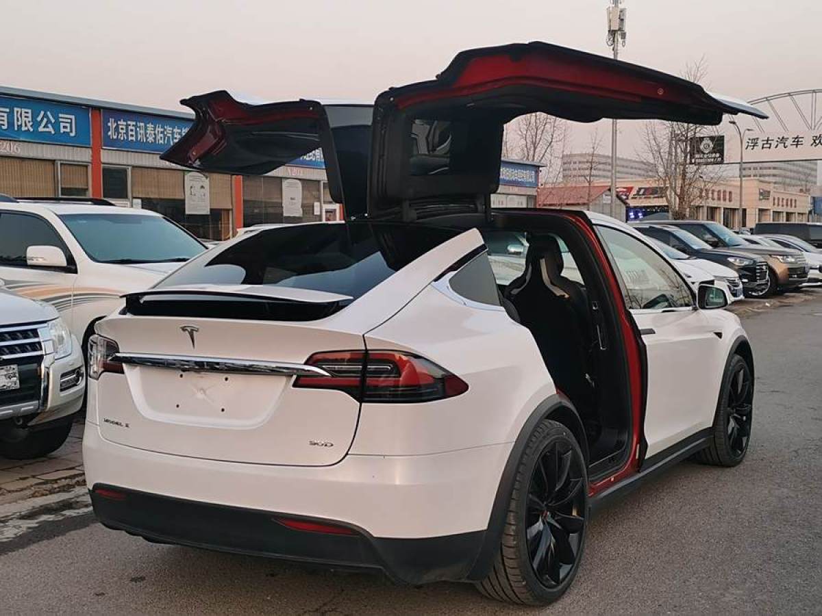 特斯拉 Model X  2016款 Model X 90D圖片