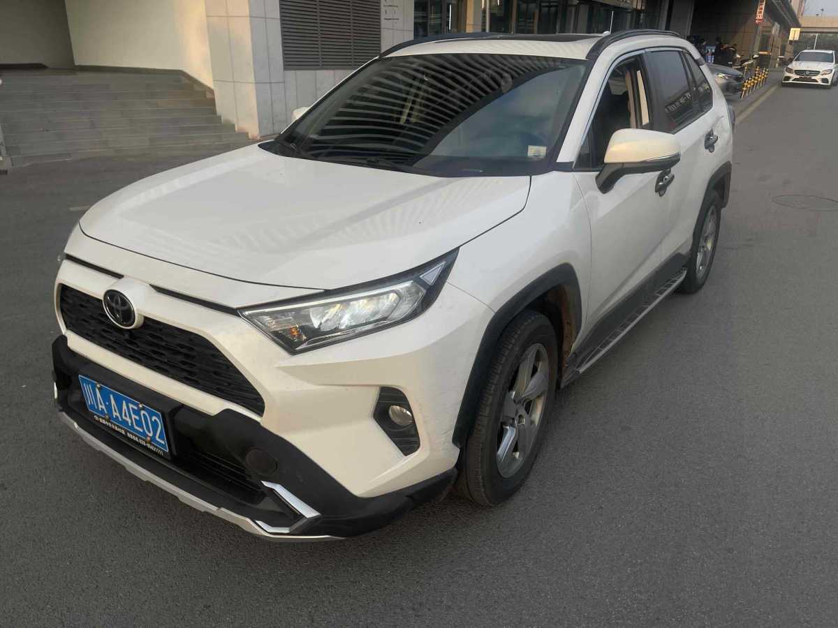 豐田 RAV4  2018款 榮放 2.0L CVT兩驅(qū)風(fēng)尚版圖片