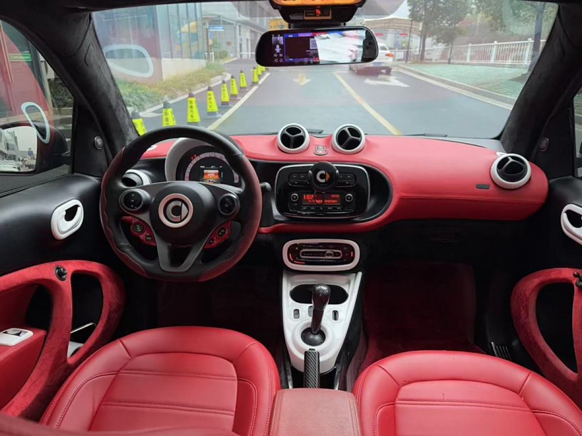 smart fortwo  2018款 1.0L 52千瓦巧克力特別版圖片