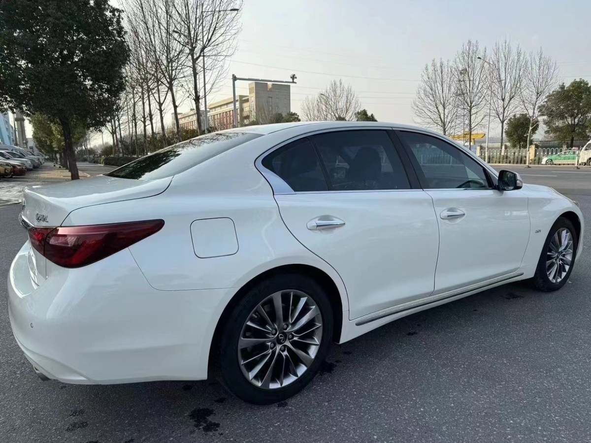 英菲尼迪 Q50L  2021款 2.0T 逸享版图片