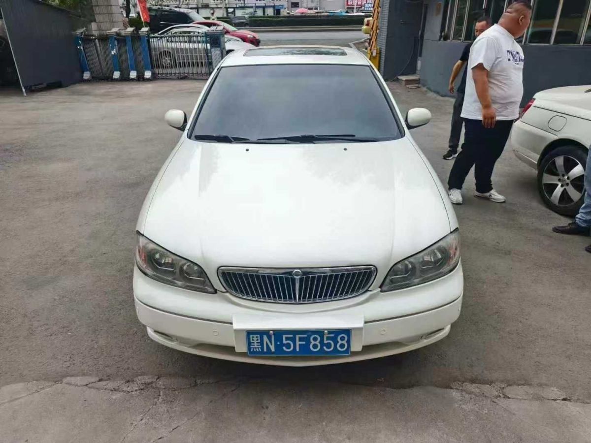 日產(chǎn) 風(fēng)度  2004款 2.0 G圖片