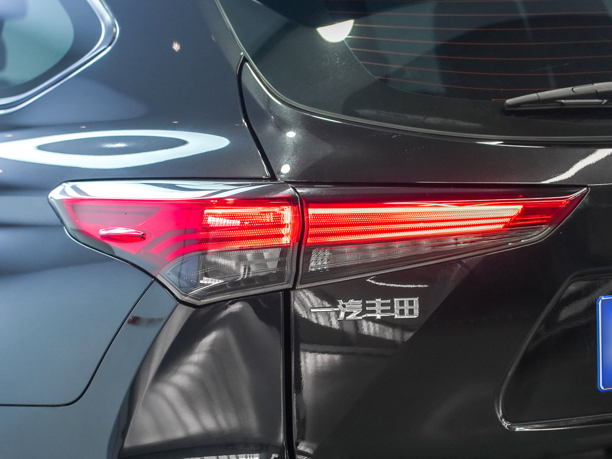 丰田 皇冠陆放  2021款 2.5L HEV两驱进取版图片