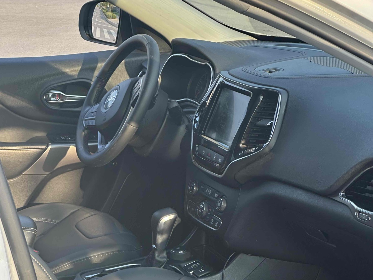 Jeep 自由光  2019款 2.0T 四驅(qū)探享版 國VI圖片