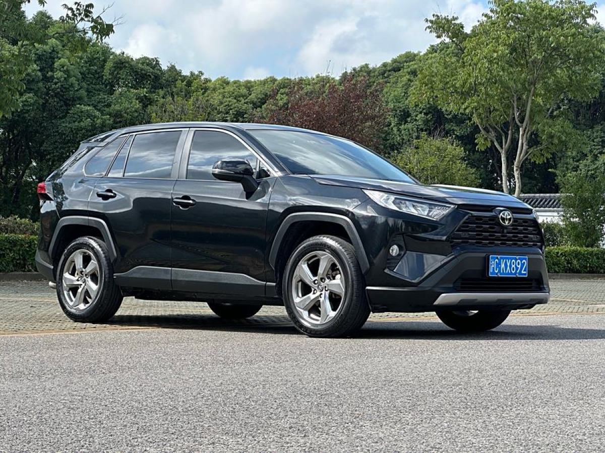 豐田 RAV4榮放  2022款 2.0L CVT兩驅(qū)風(fēng)尚Plus版圖片