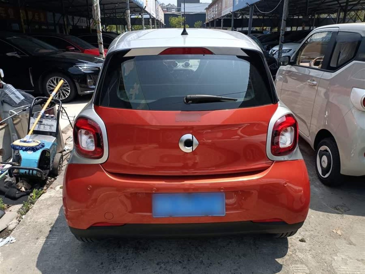 smart forfour  2016款 1.0L 52千瓦靈動版圖片
