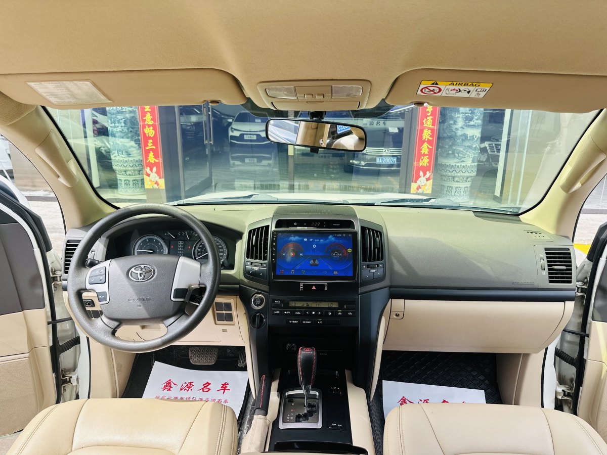 2015年1月丰田 兰德酷路泽  2015款 4.0L V6 中东低配版