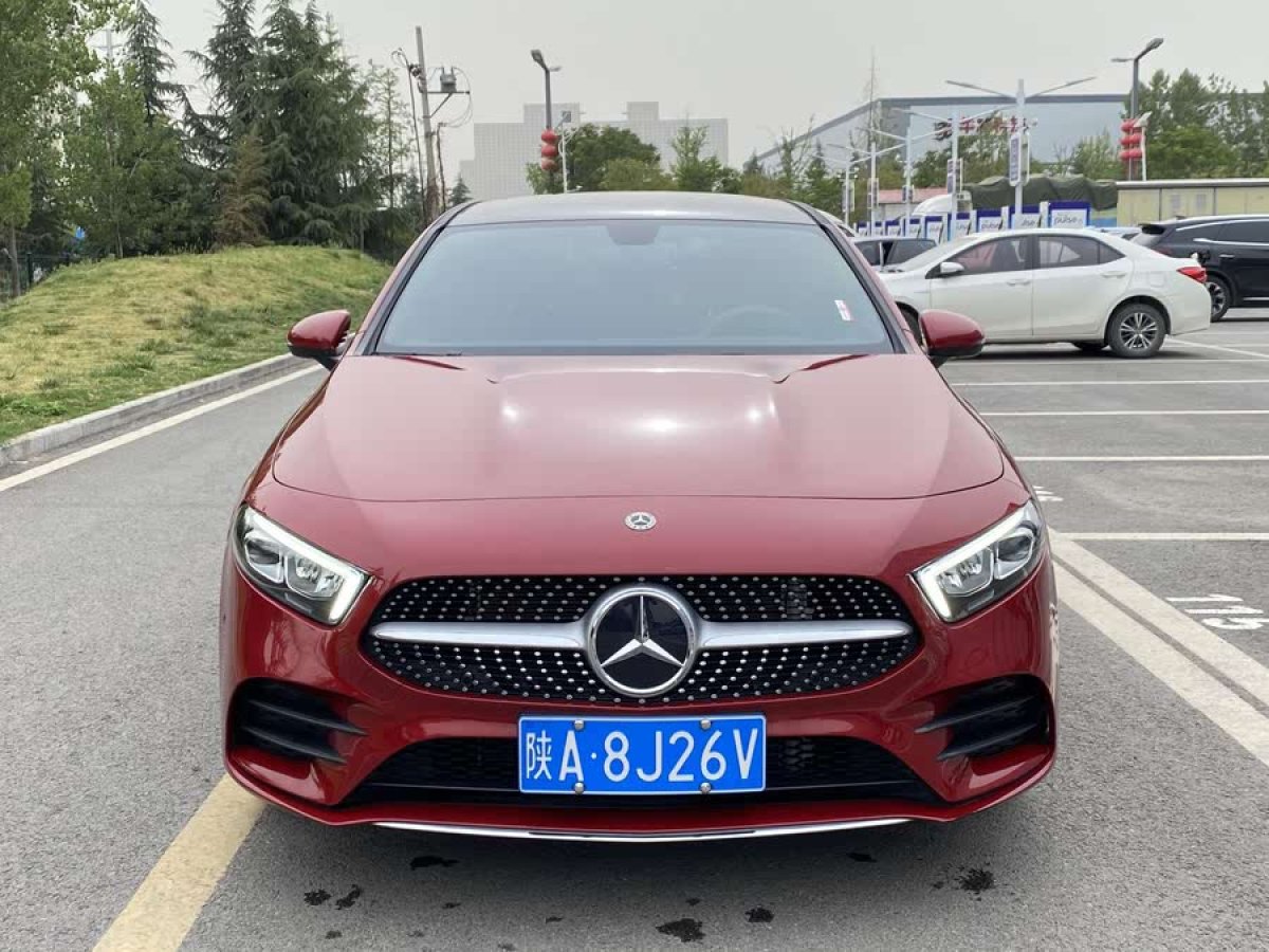 奔馳 奔馳A級  2020款 改款 A 200 L 運動轎車動感型圖片
