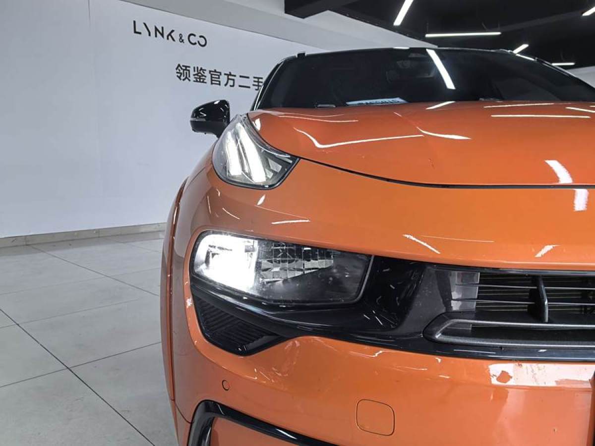 領(lǐng)克 領(lǐng)克02 Hatchback  2021款 2.0TD Halo 駕控套件版圖片