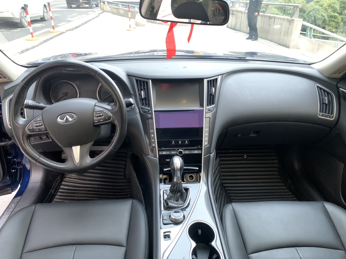 英菲尼迪 Q50L  2016款 2.0T 舒適版圖片