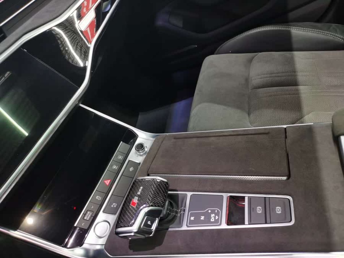 奧迪 奧迪A6L  2020款 40 TFSI 豪華動感型圖片