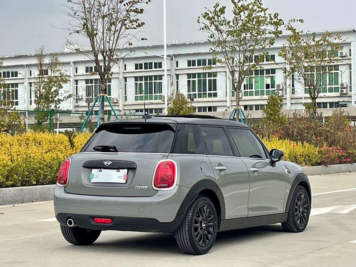 MINI MINI  2021款 1.5T COOPER 經(jīng)典派 五門版圖片