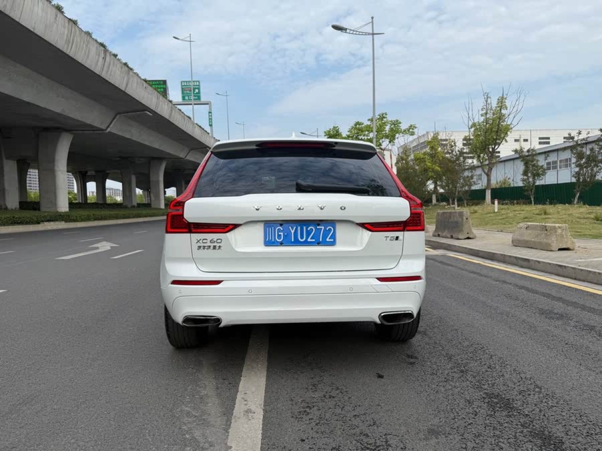 沃爾沃 XC60  2019款  T5 四驅(qū)智遠(yuǎn)版 國(guó)VI圖片