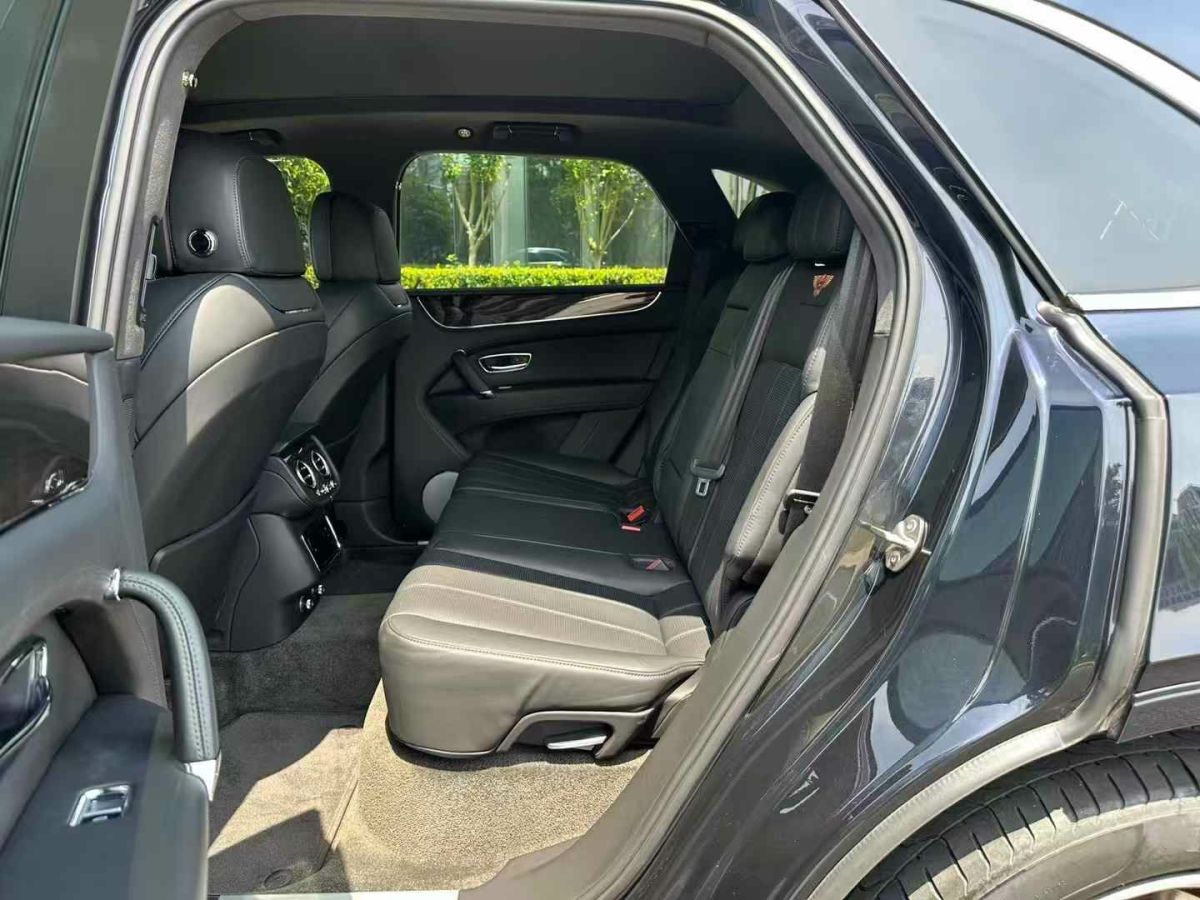 賓利 添越PHEV  2019款  3.0T PHEV圖片