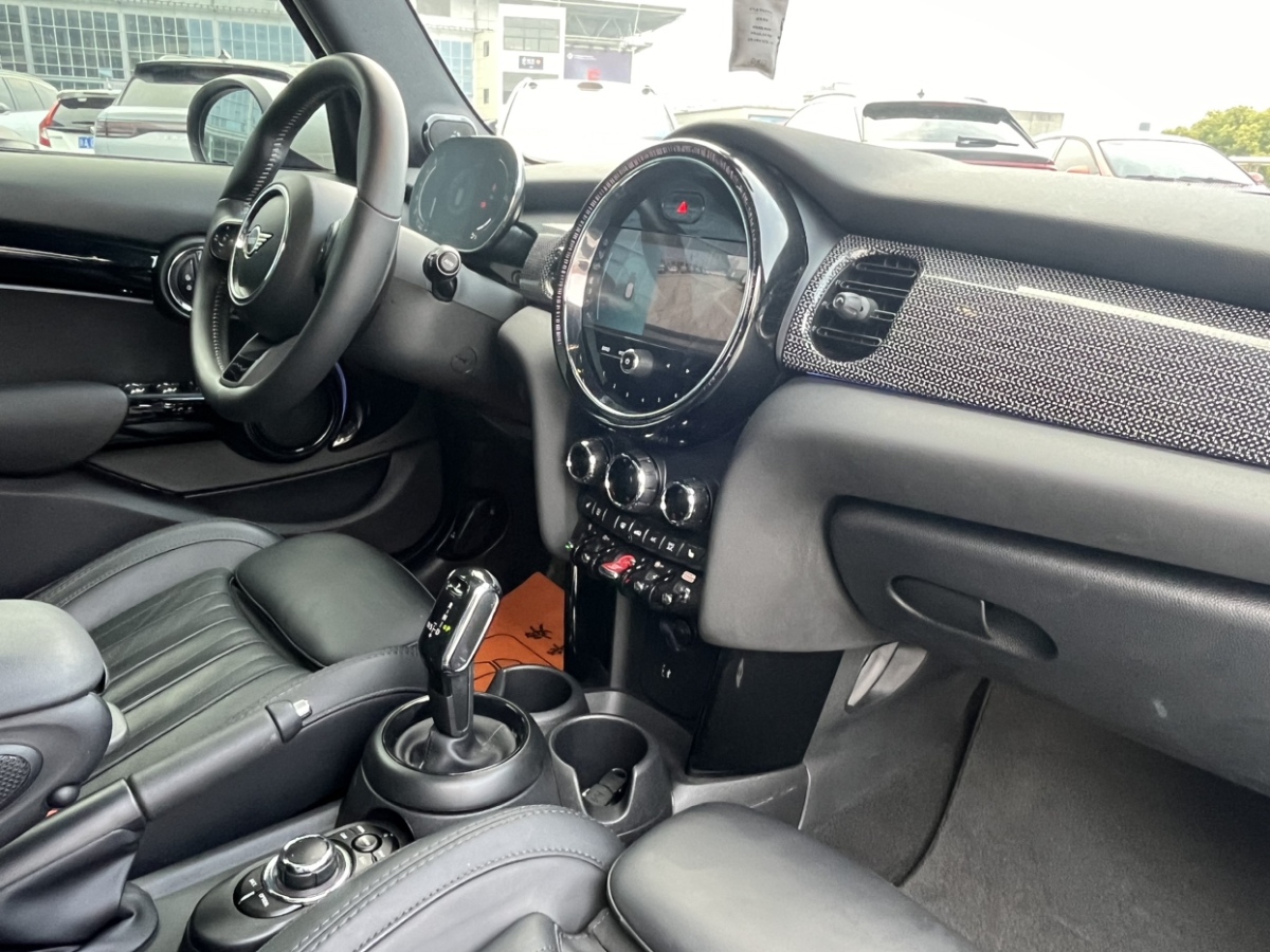 MINI MINI  2022款 2.0T COOPER S 藝術(shù)家 五門版圖片