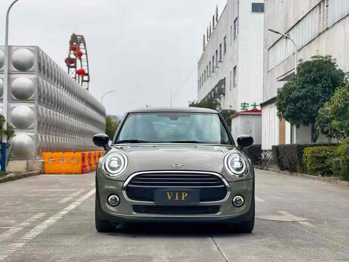 MINI MINI  2019款 2.0T COOPER S 經(jīng)典派圖片