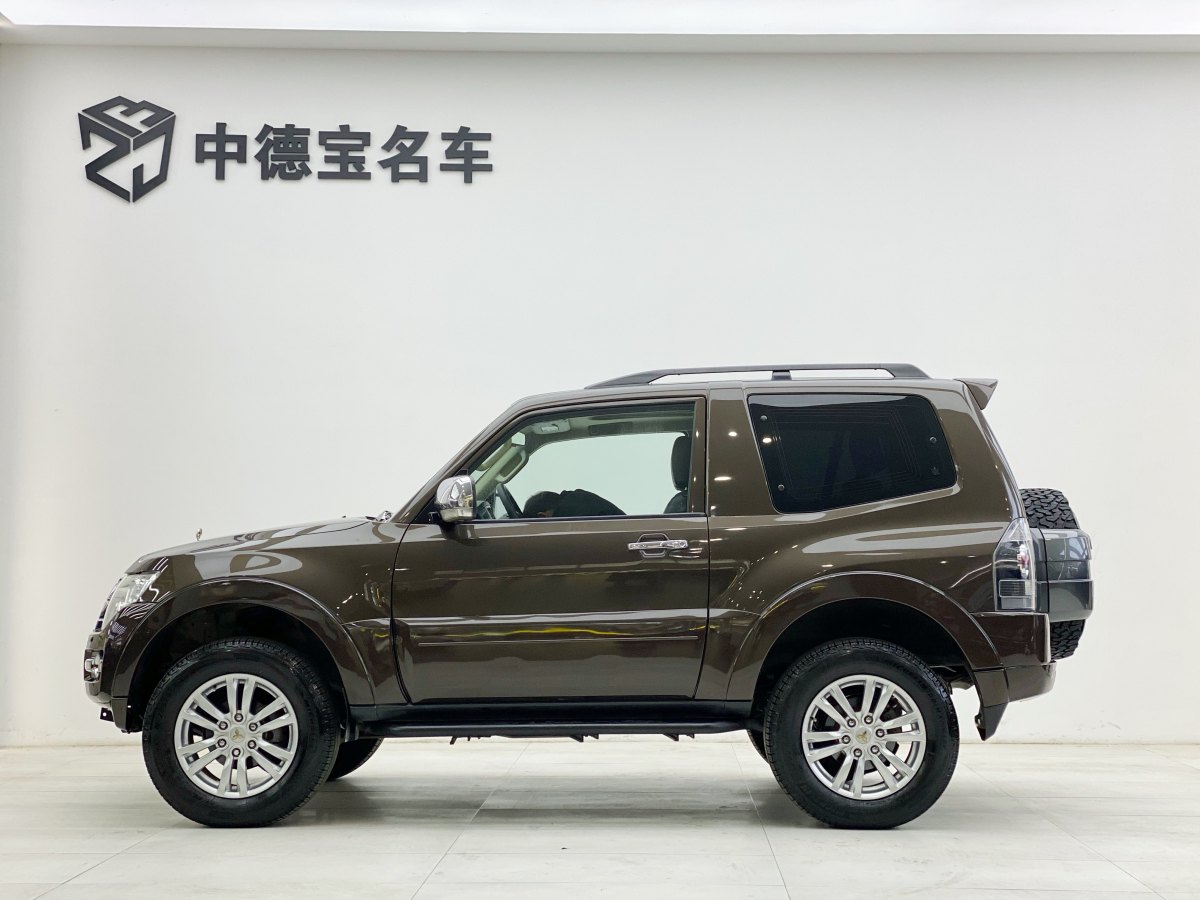 三菱 帕杰羅  2008款 3.8 三門GLS 炫酷版圖片