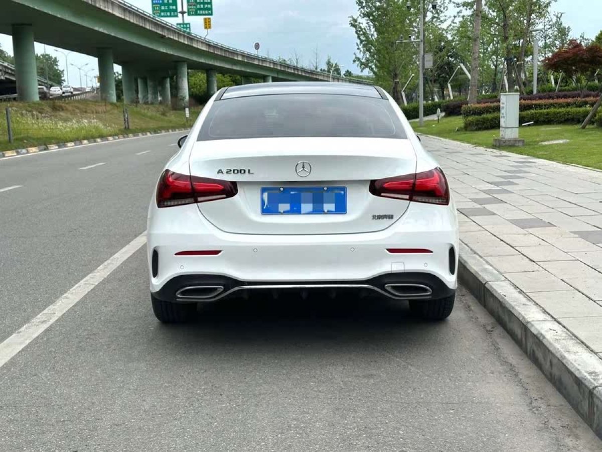 奔馳 奔馳A級  2020款 改款 A 200 L 運(yùn)動轎車時尚型圖片