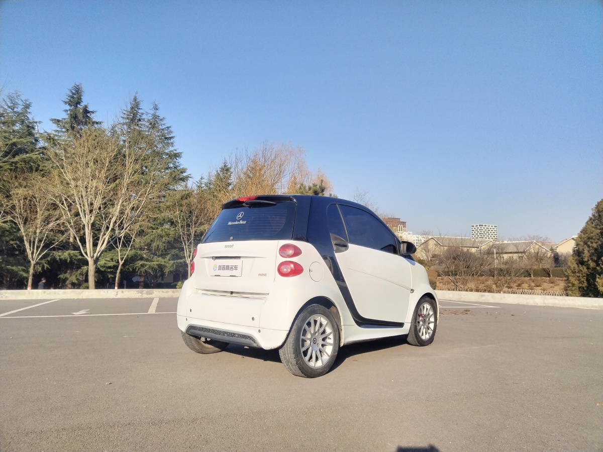 smart fortwo  2015款 1.0 MHD 新年特別版圖片