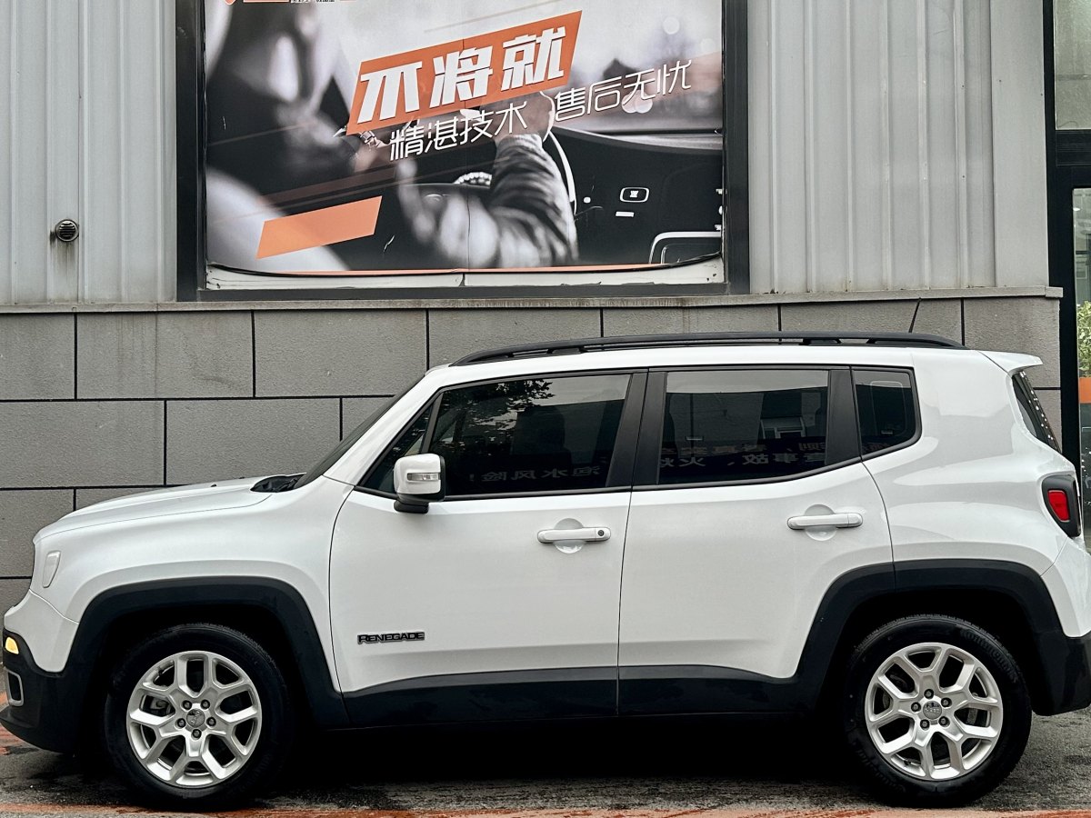 Jeep 自由俠  2018款 互聯(lián)大屏版 180TS 自動(dòng)高能版圖片