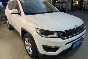 指南者 Jeep 220T 自動(dòng)四驅(qū)精英版