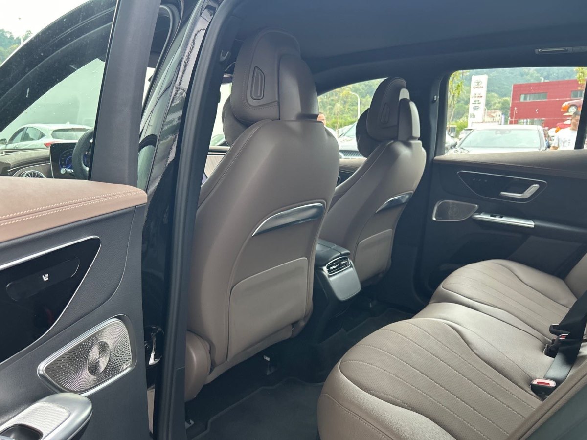 2024年7月奔馳 奔馳EQE SUV  2024款 350 4MATIC 豪華版