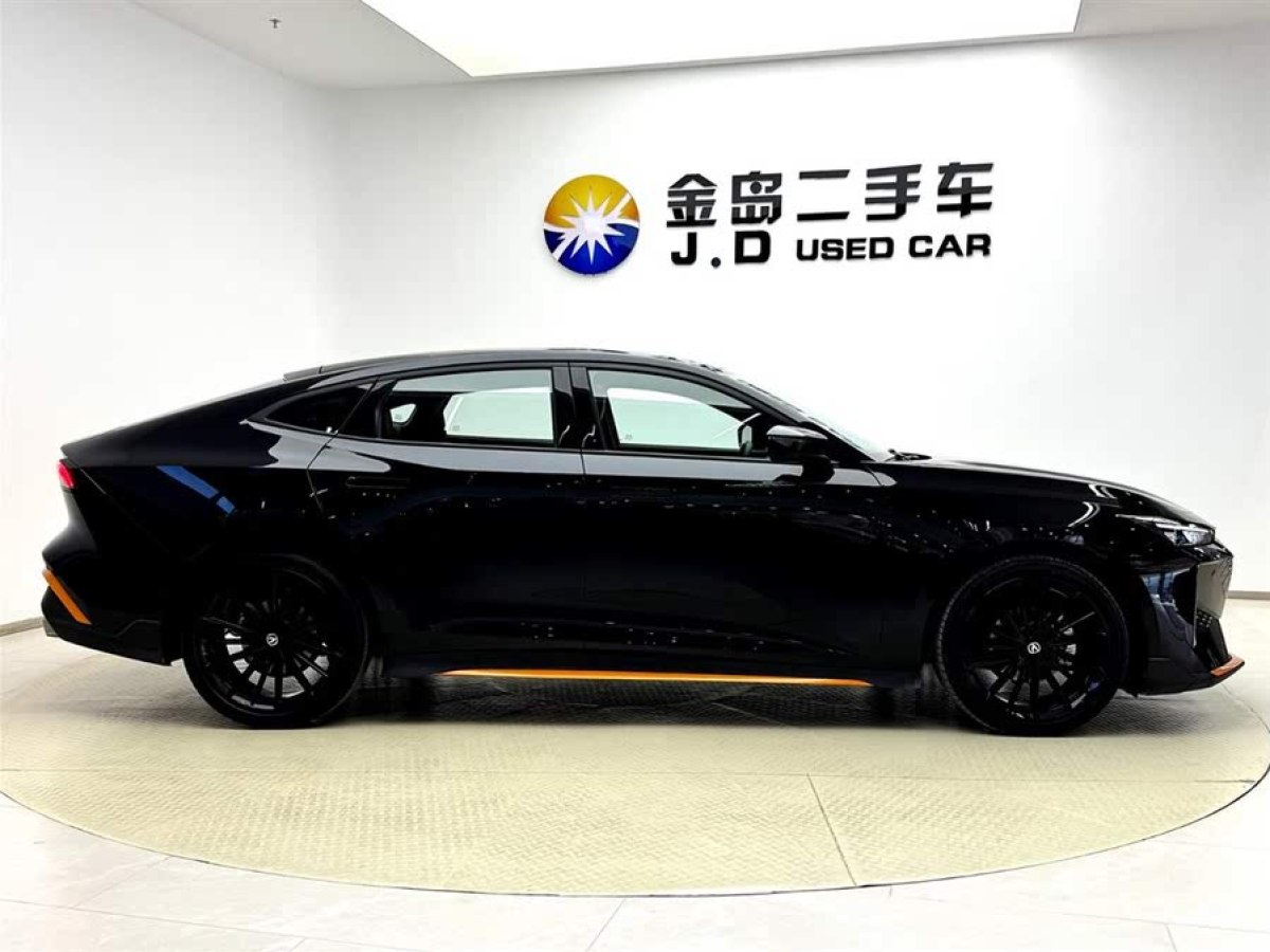 長(zhǎng)安 長(zhǎng)安UNI-V  2024款 1.5T 尊貴運(yùn)動(dòng)型圖片