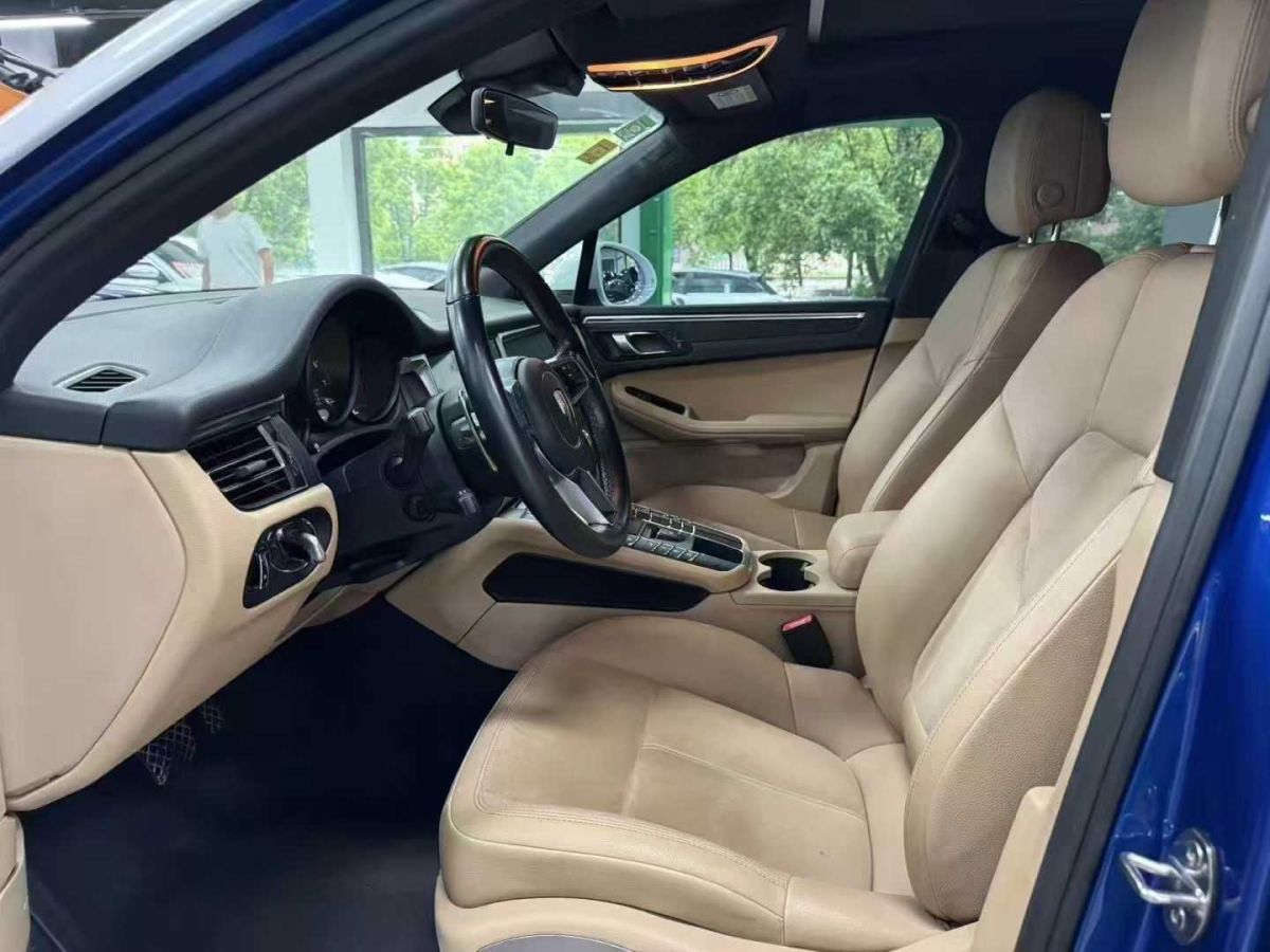 保時(shí)捷 Macan 圖片