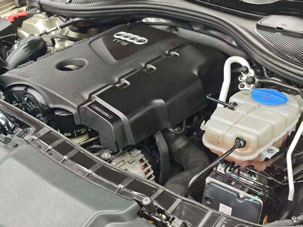 奧迪 奧迪A6L  2014款 TFSI 標(biāo)準(zhǔn)型圖片
