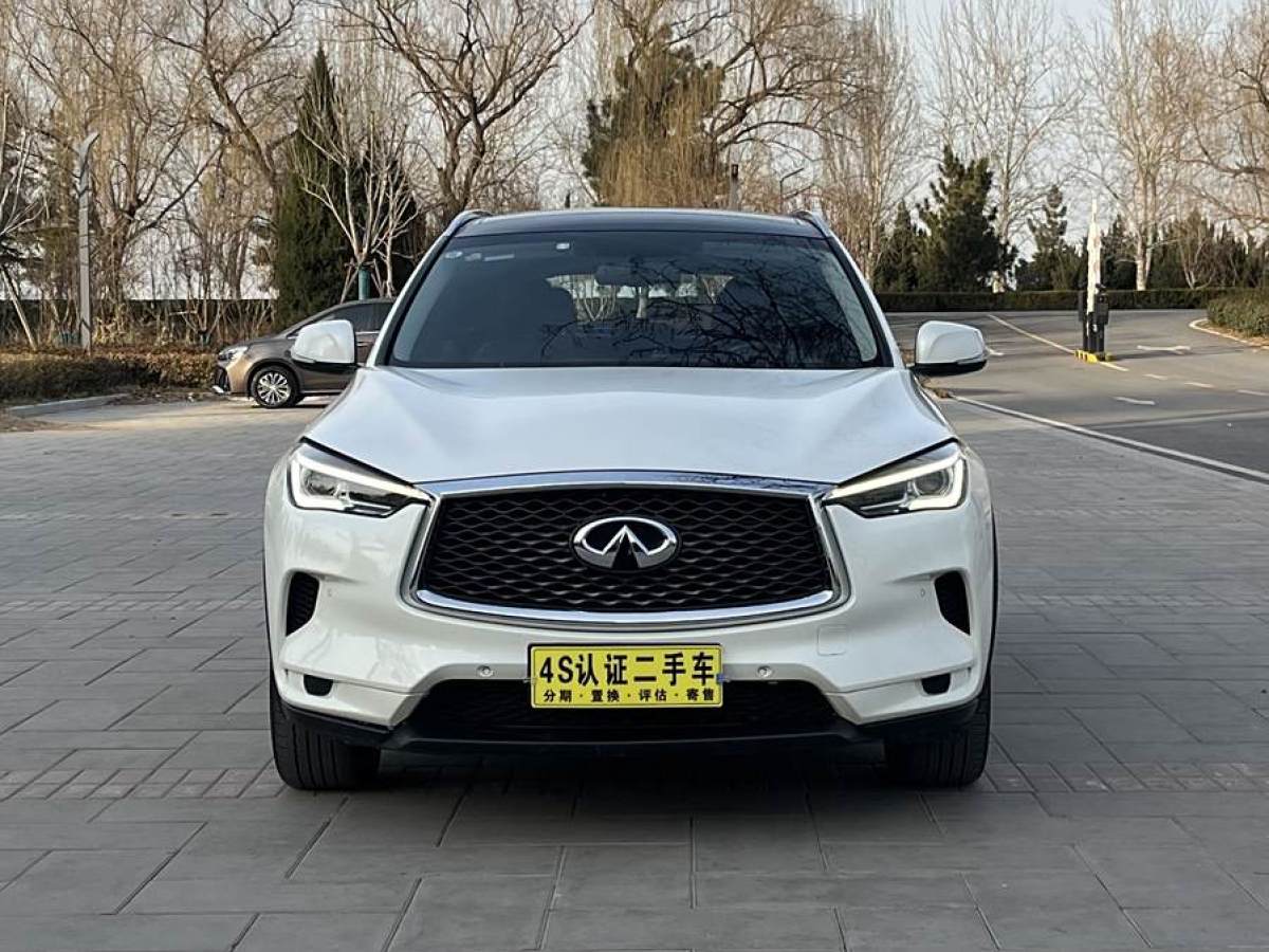 英菲尼迪 QX50  2020款 改款 2.0T 兩驅(qū)時(shí)尚版圖片