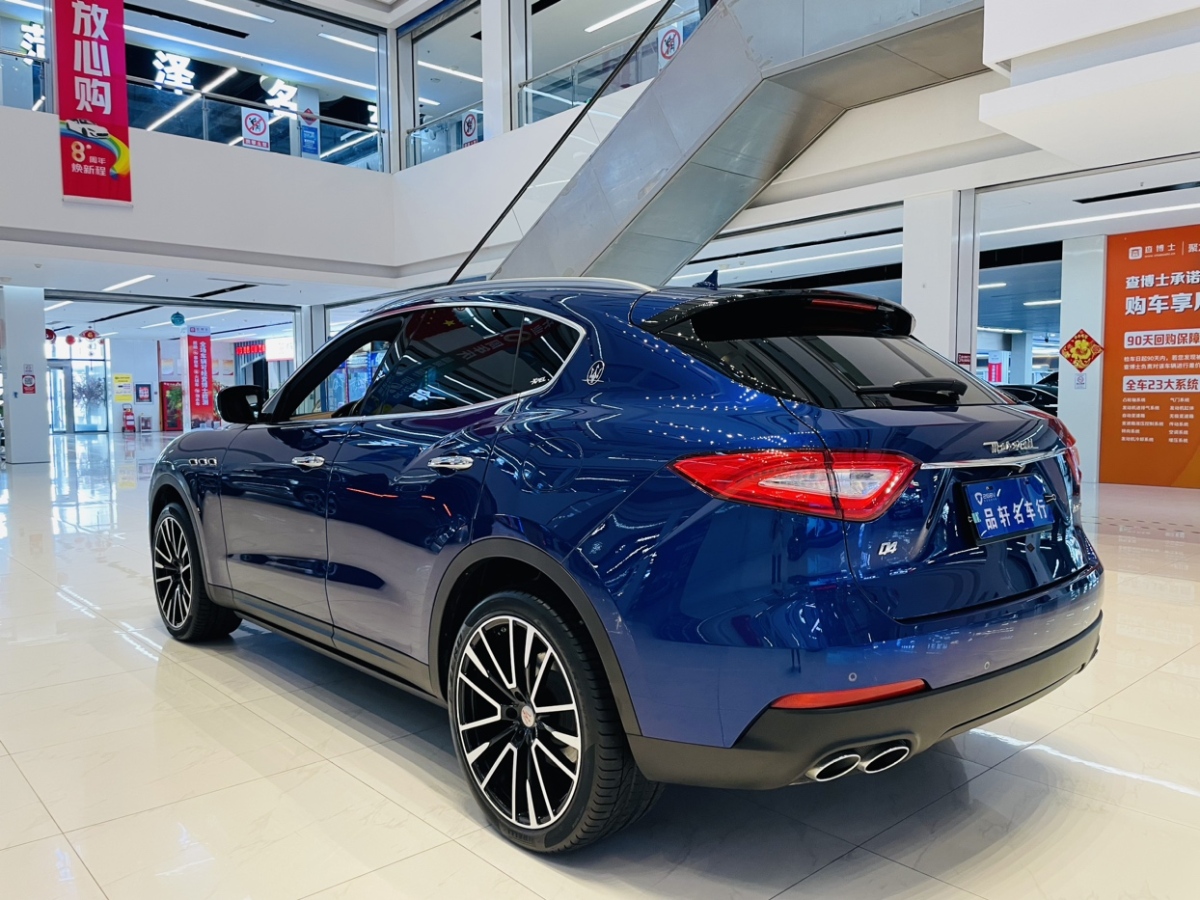 瑪莎拉蒂 Levante  2019款  3.0T 350Hp 標(biāo)準(zhǔn)版圖片