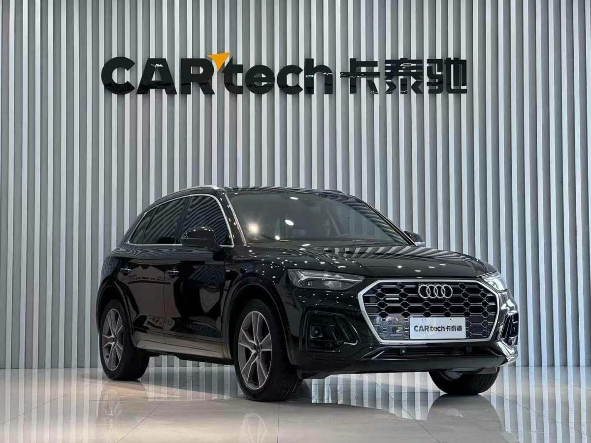 2022年1月奧迪 奧迪Q5 e-tron  2022款 40 e-tron 星耀型 機甲套裝