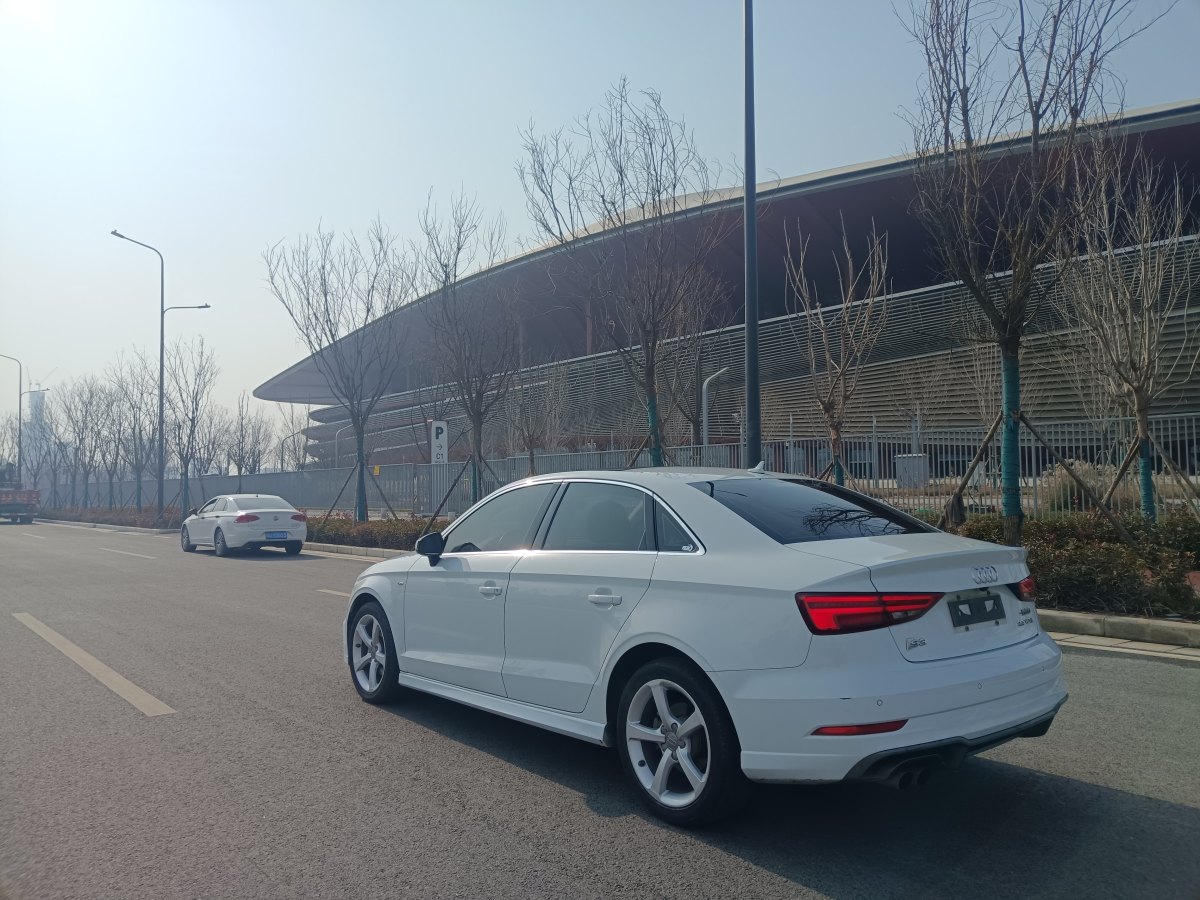 奧迪 奧迪A3  2018款 30周年年型 Sportback 35 TFSI 時尚型圖片