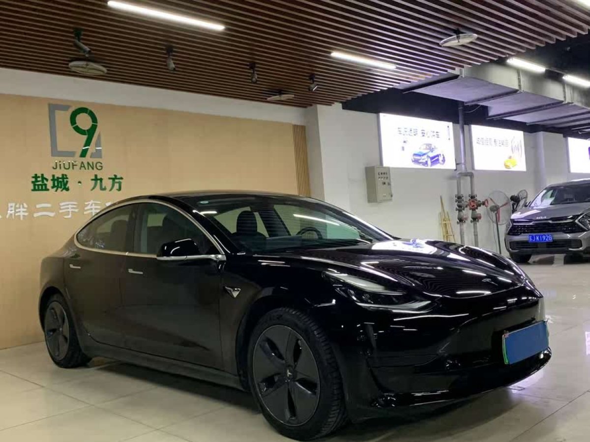 特斯拉 Model 3  2020款 改款 標(biāo)準(zhǔn)續(xù)航后驅(qū)升級(jí)版圖片