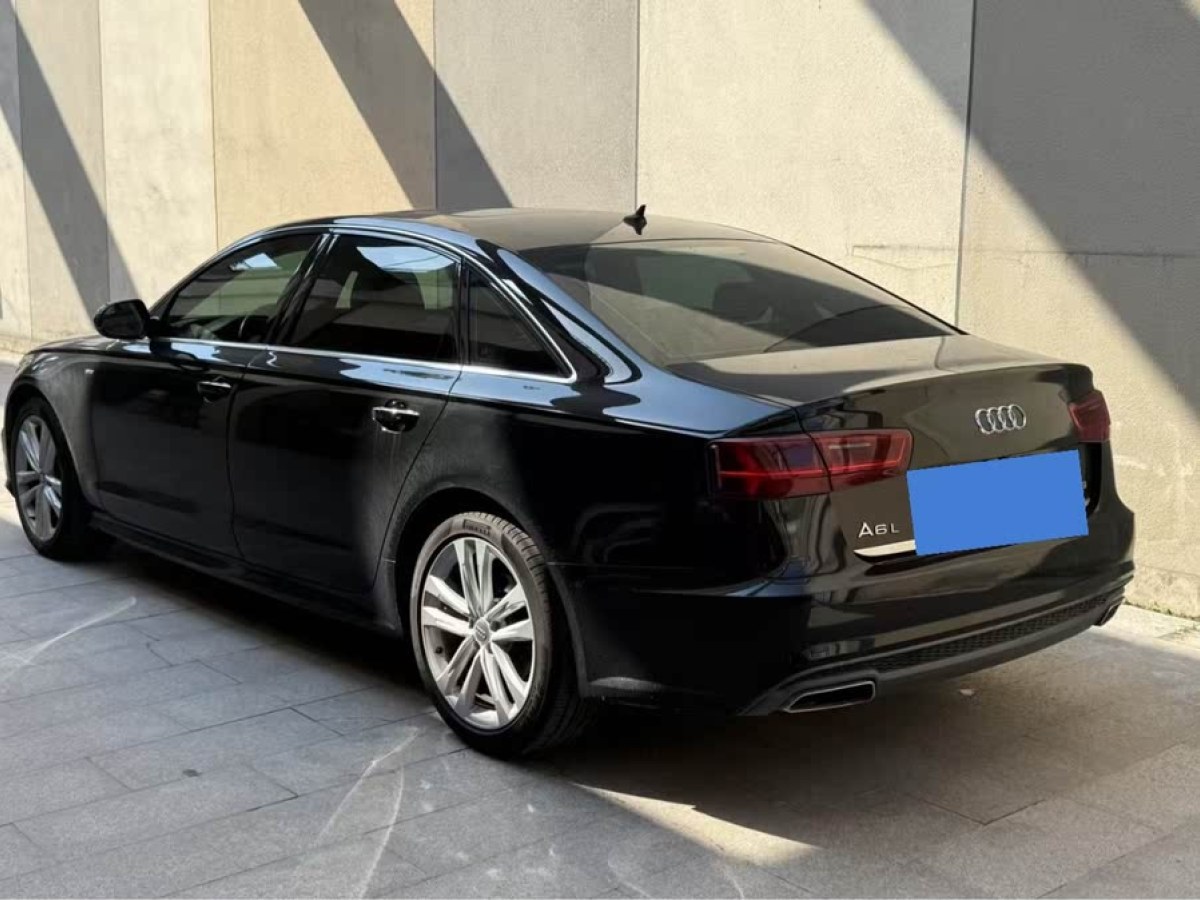 奧迪 奧迪Q3  2018款 30周年年型 35 TFSI 運動型圖片