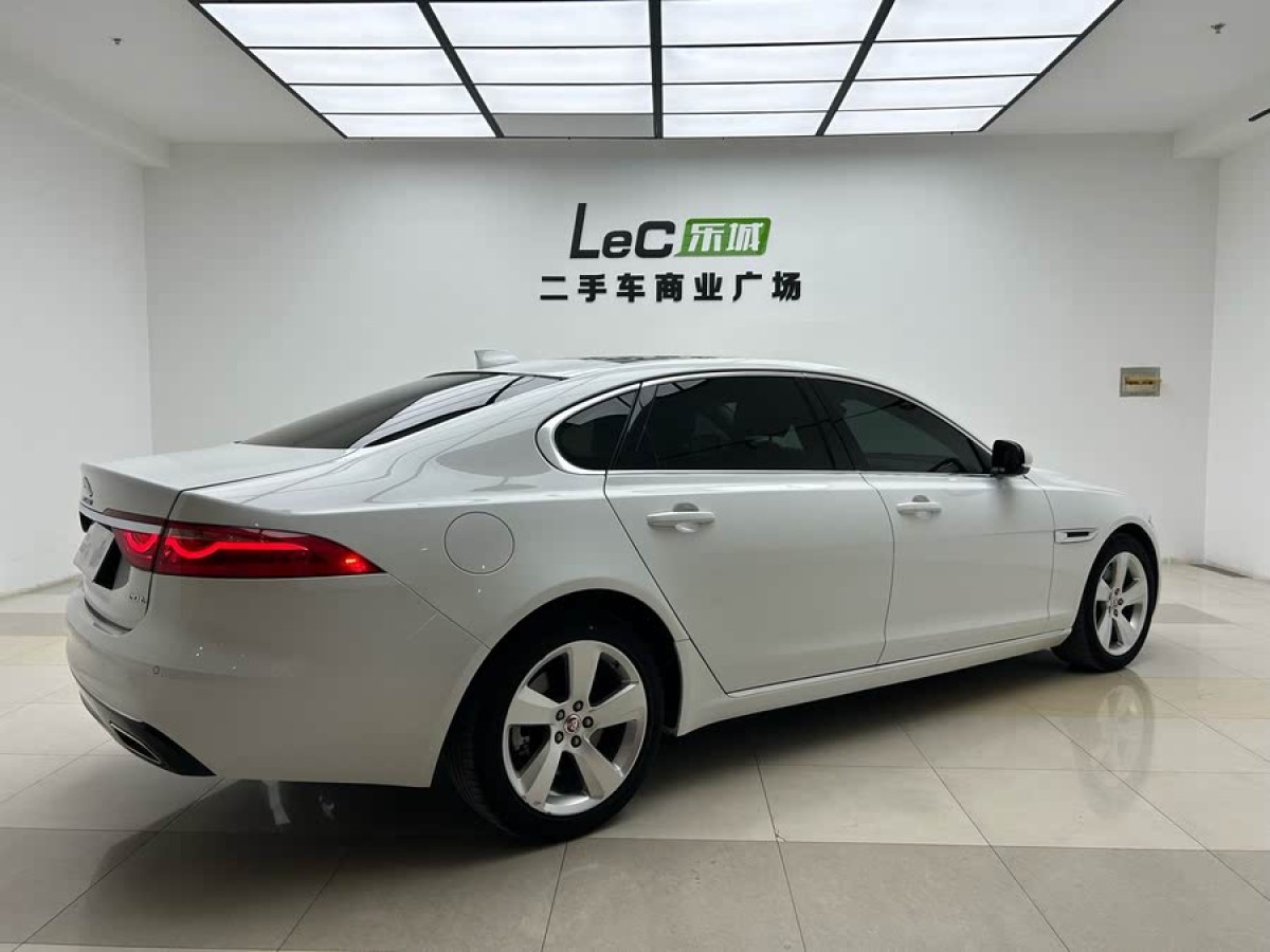 捷豹 XFL  2020款 XFL 2.0T P200 兩驅(qū)精英版圖片