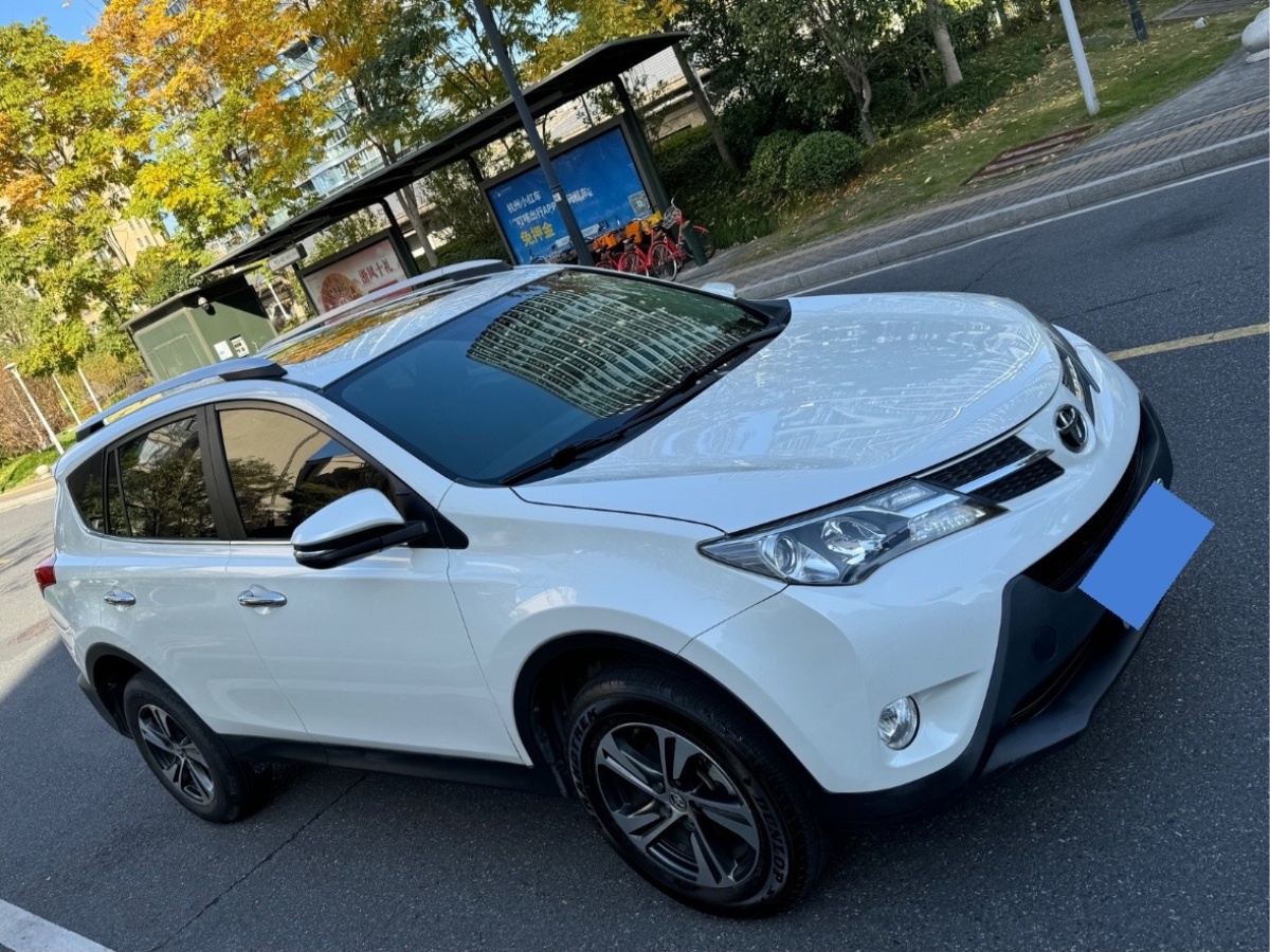 豐田 RAV4榮放  2015款 2.0L CVT四驅(qū)新銳版圖片