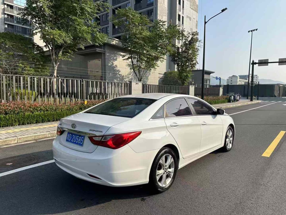 現(xiàn)代 朗動  2012款 1.6L 自動時尚型圖片