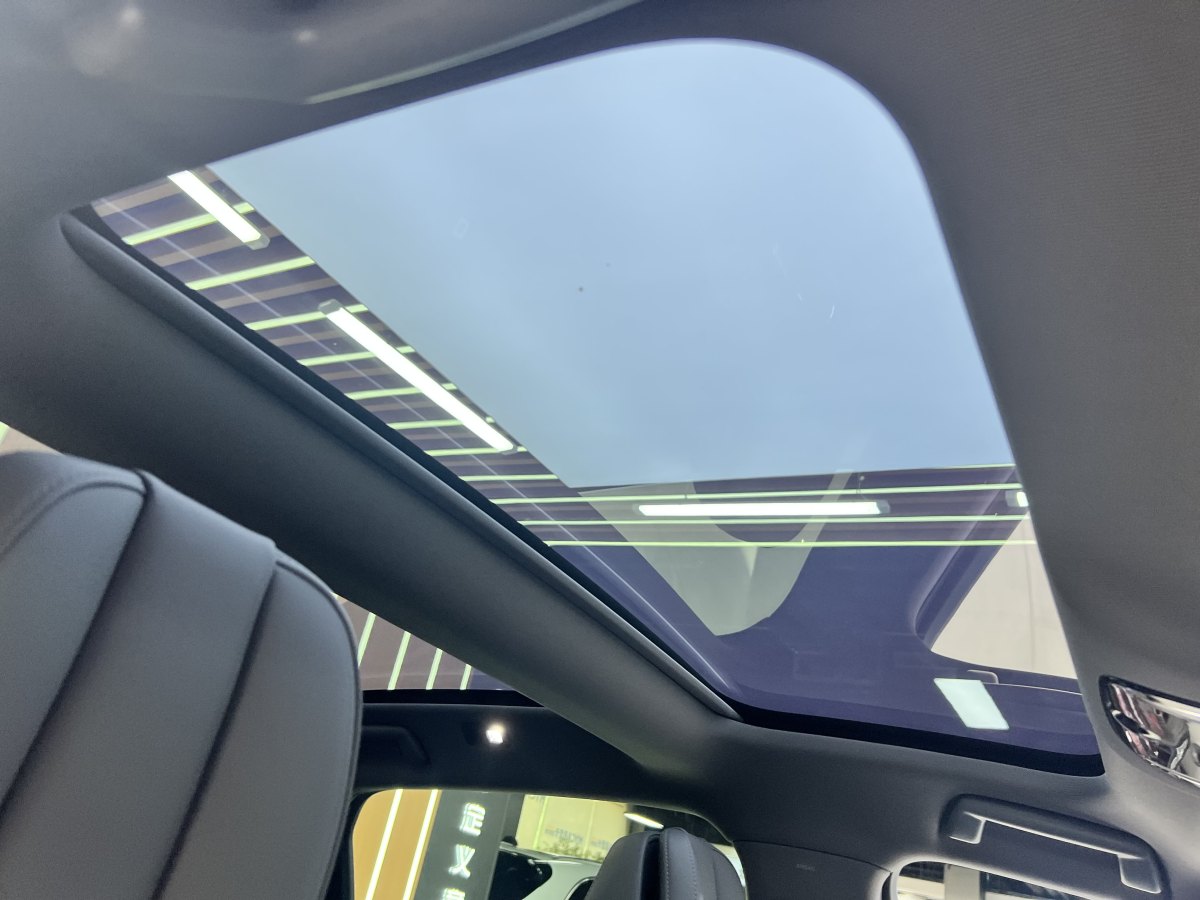 嵐圖 嵐圖追光  2024款 PHEV 四驅(qū)超長續(xù)航旗艦版圖片