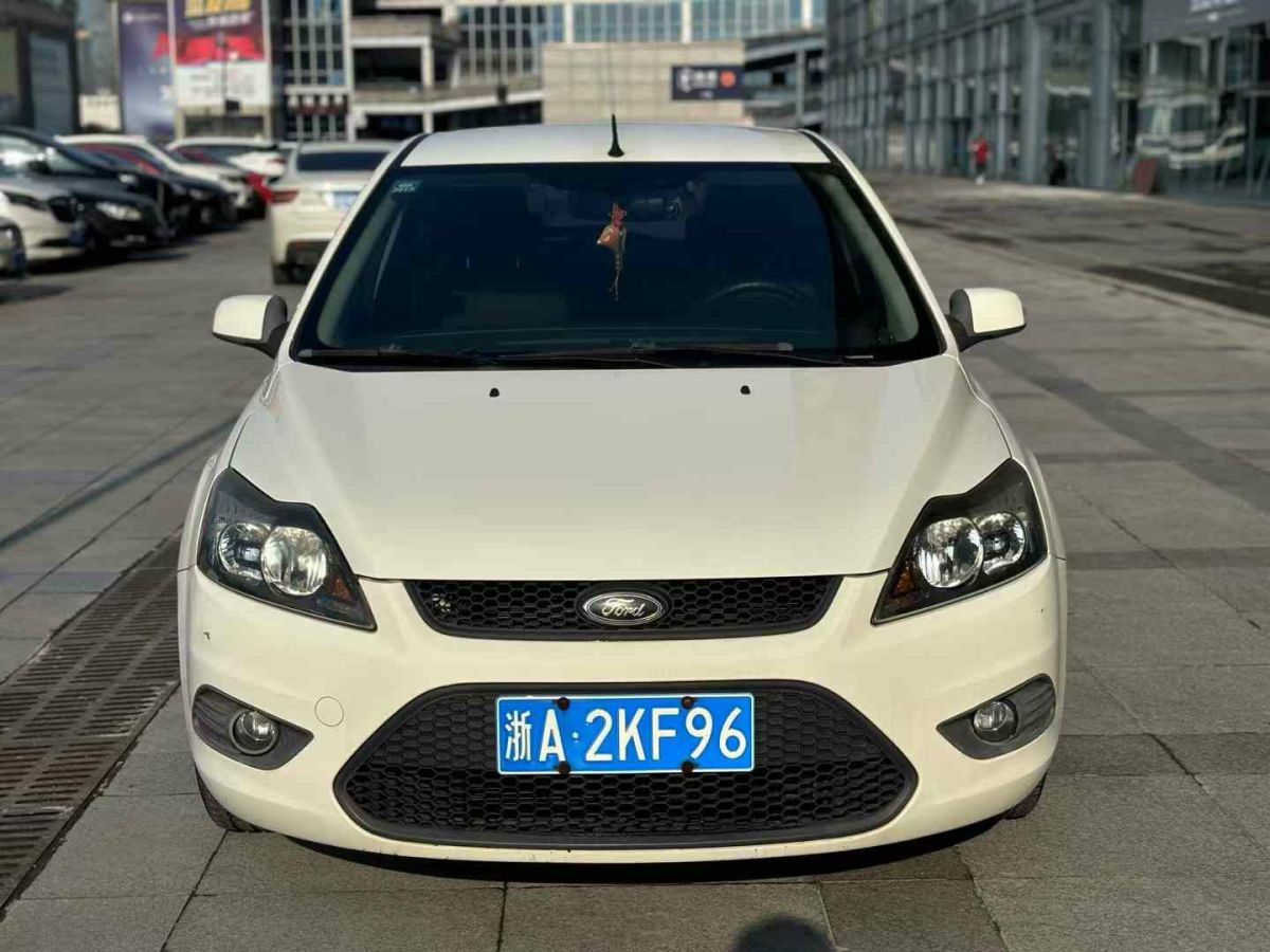 福特 ?？怂? 2013款 2.0T ST 標(biāo)準(zhǔn)版圖片