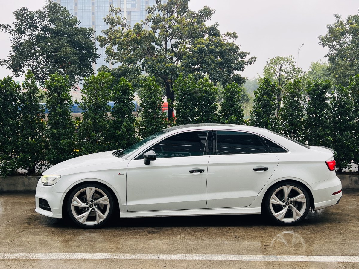 奧迪 奧迪A3  2019款 Limousine 40 TFSI 運(yùn)動(dòng)型 國(guó)V圖片