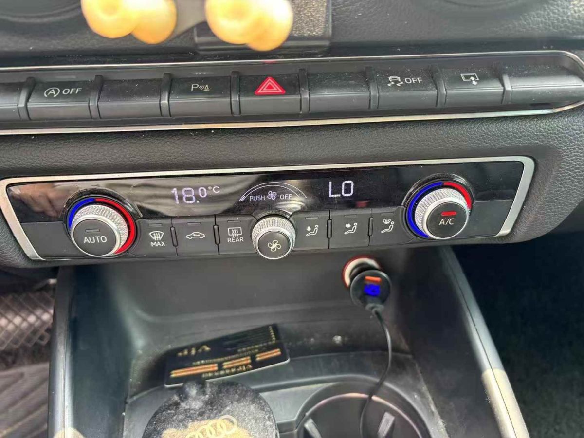 奧迪 奧迪A3  2015款 A3 1.4TFSI 35TFSI 百萬紀念智領型圖片