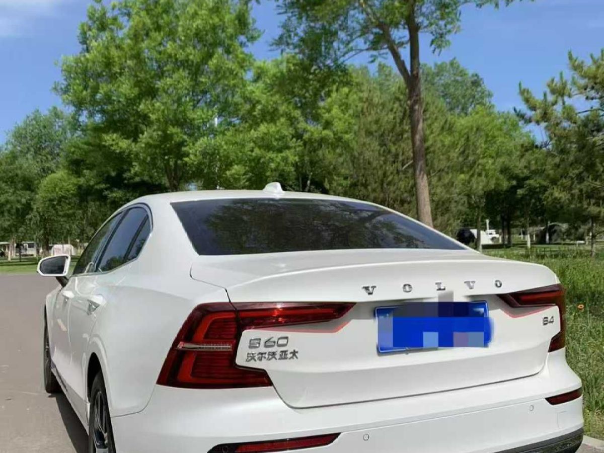 沃爾沃 S60L  2024款 B4 智遠(yuǎn)豪華版圖片