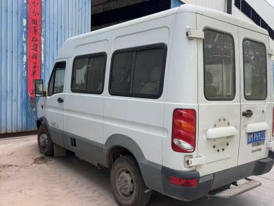 2013年5月 依維柯 褒迪Power Daily 2.5T-A37 客貨兩用低頂圖片