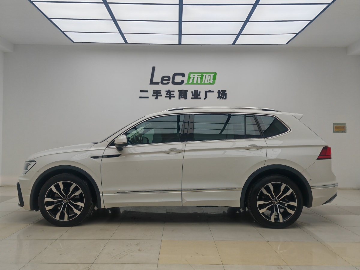 大眾 途觀L  2023款 改款 330TSI 自動(dòng)兩驅(qū)R-Line越享版圖片