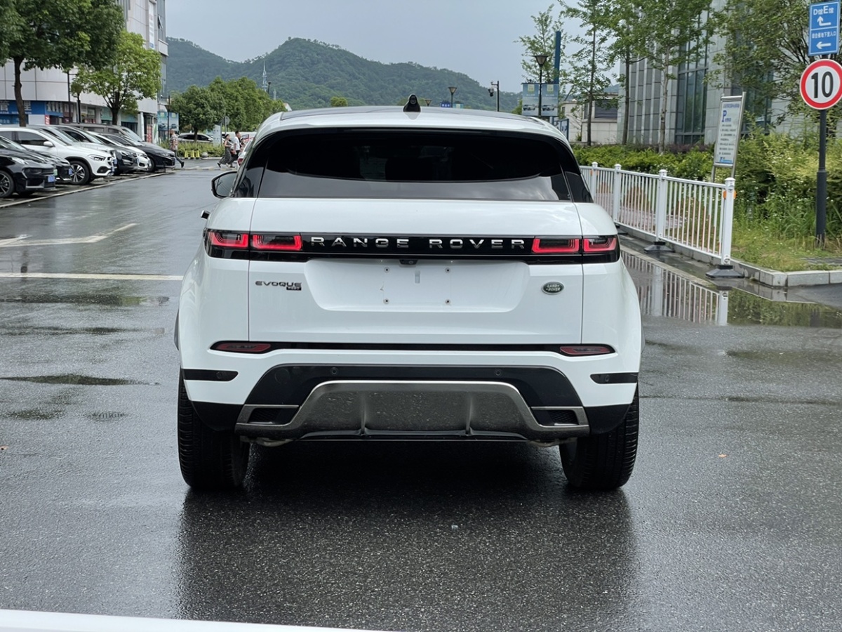 路虎 攬勝極光  2022款 極光L 249PS R-Dynamic HSE 奢享版圖片