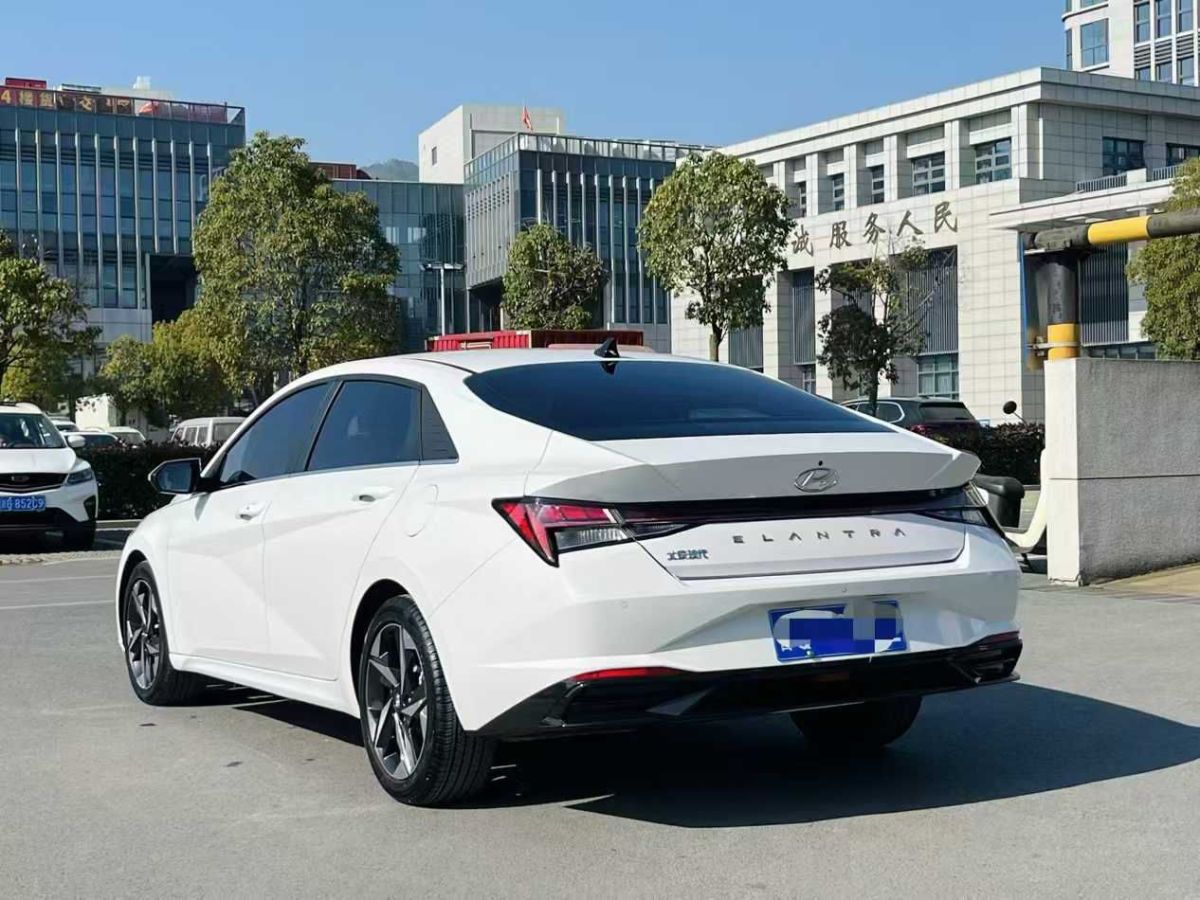 現(xiàn)代 伊蘭特  2023款 1.5L CVT GLS領(lǐng)先版圖片