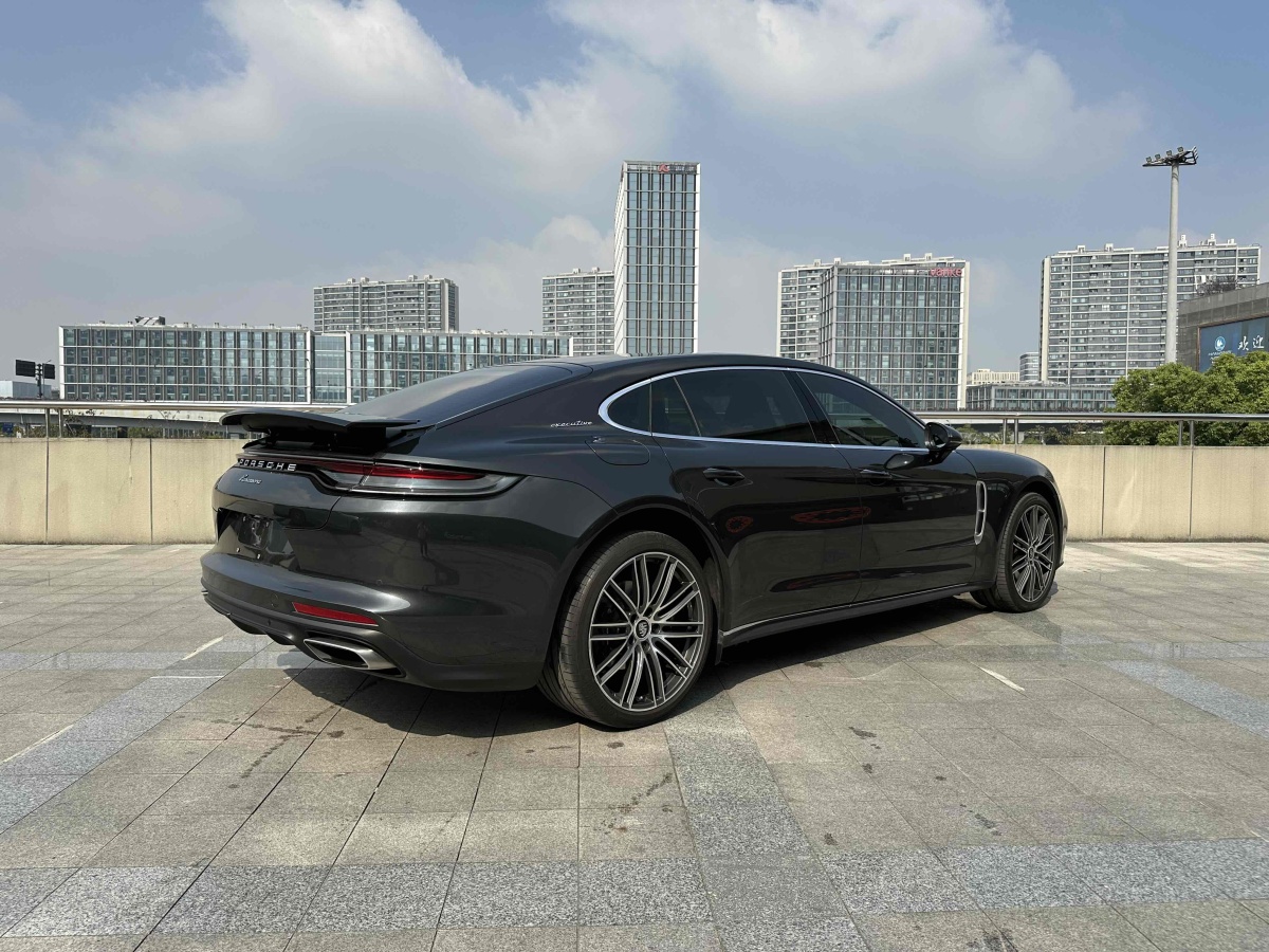 保時(shí)捷 Panamera  2023款 Panamera 行政加長版 2.9T圖片