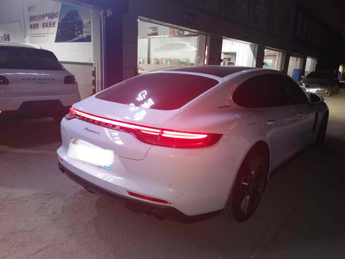 保時(shí)捷 Panamera  2023款 改款 Panamera 行政加長鉑金版 2.9T圖片