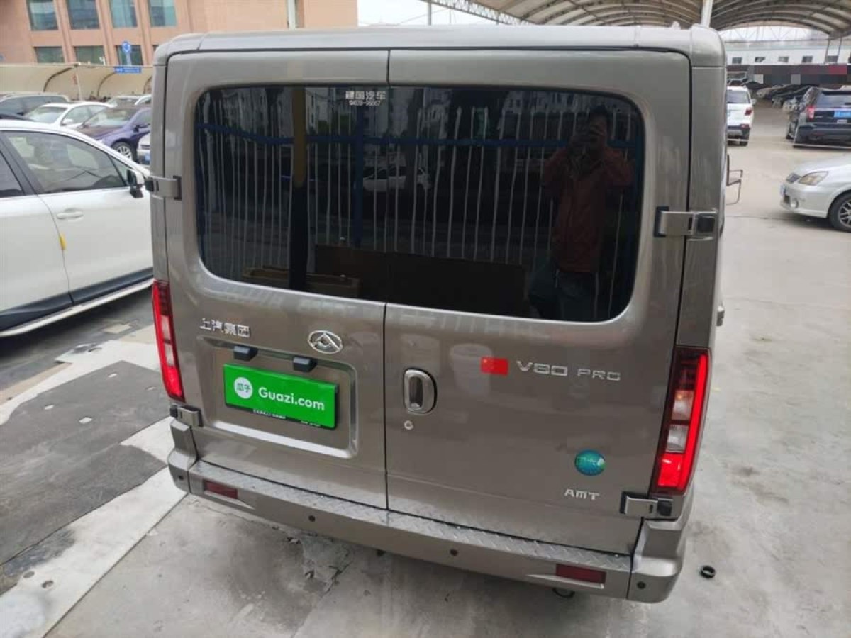 上汽大通 V80  2024款 傲運(yùn)通 6AMT 短軸超低頂127Ps 5座圖片