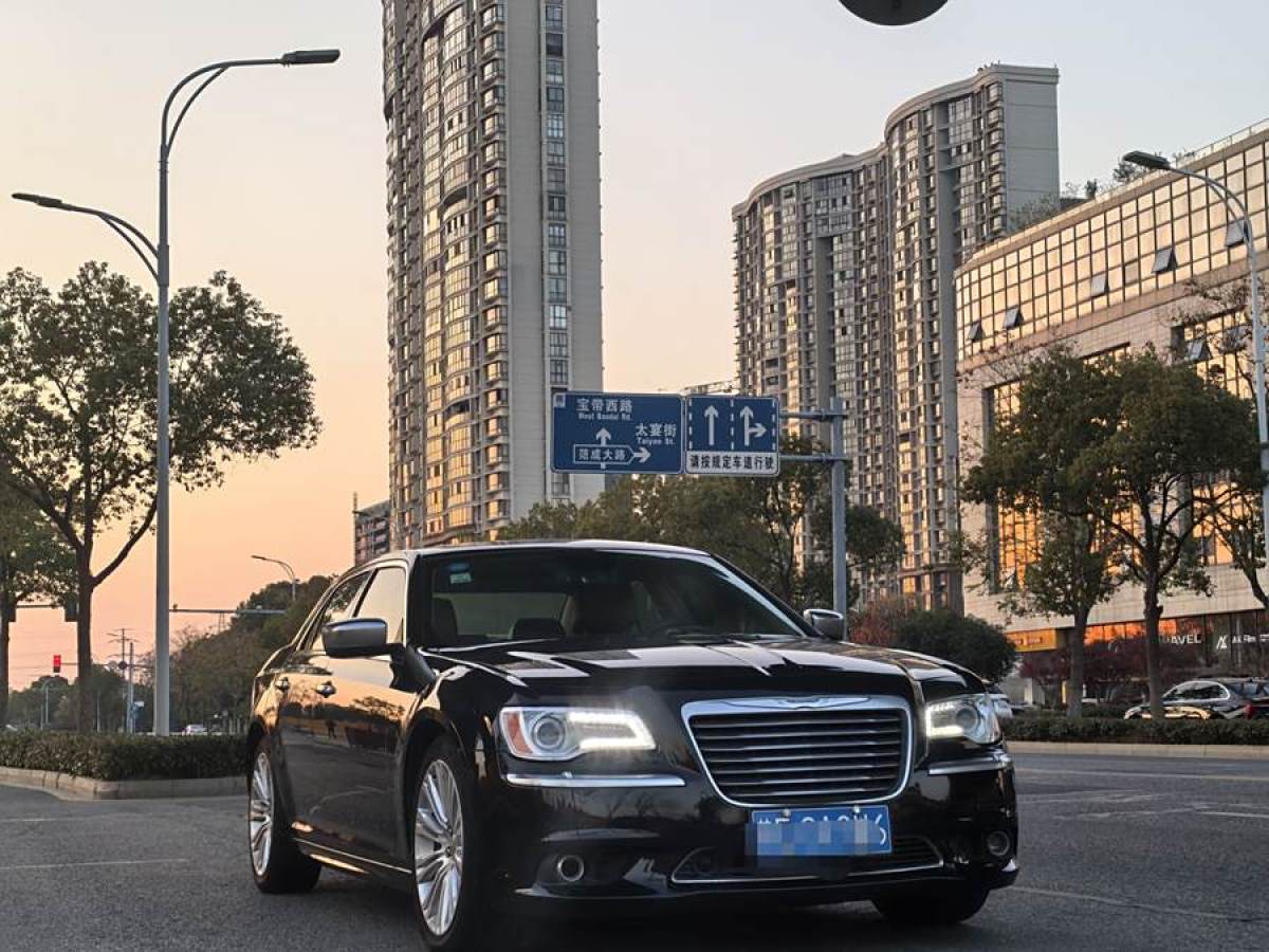 克萊斯勒 300C  2014款 3.0L 卓越版圖片